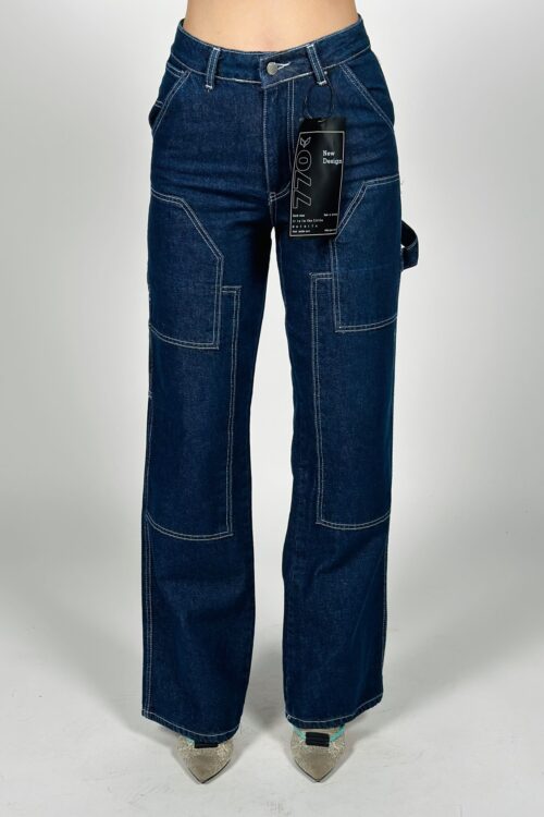 Jeans with outside stitches DESIGN