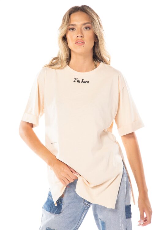 Wide  Designed  T Shirt   TRUE