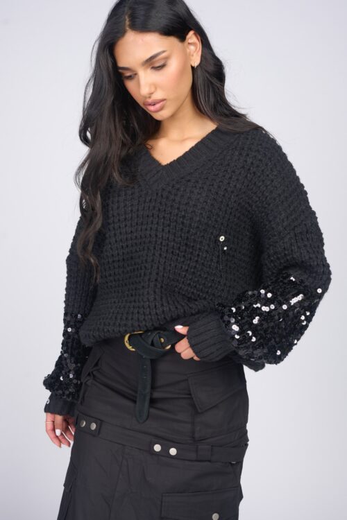 Wide Knit And Sequins TOP  770