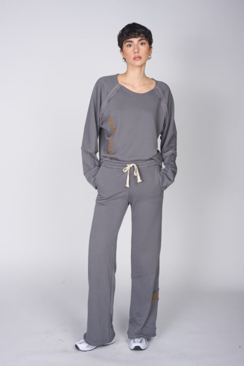 Pullover Set CONTRIVED