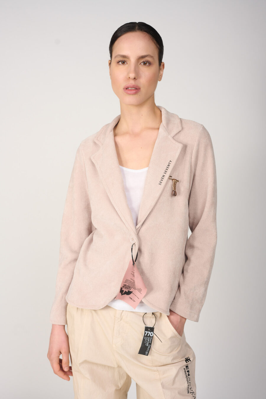 770 LOOKBOOK 7-137368
