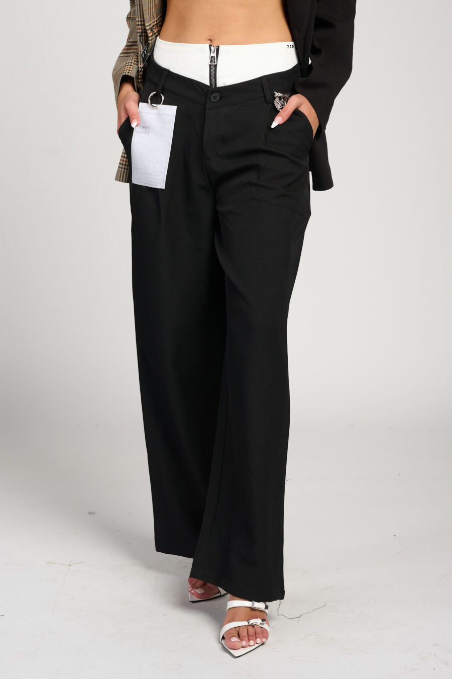 770 LOOKBOOK 8149630