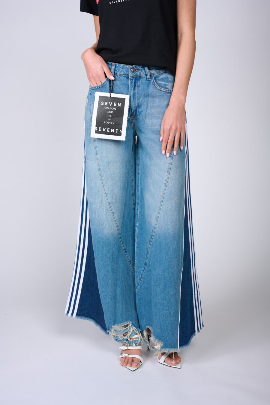 770 LOOKBOOK 9-157373