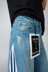 770 LOOKBOOK 9-157390