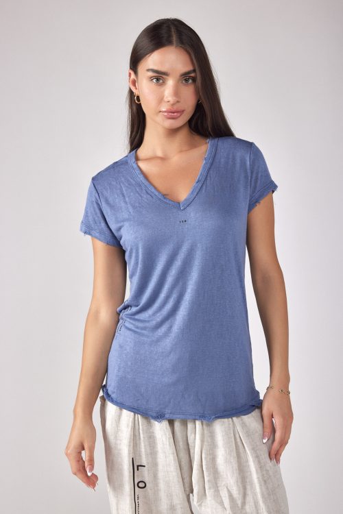 Ripped V-neck T-shirt 770