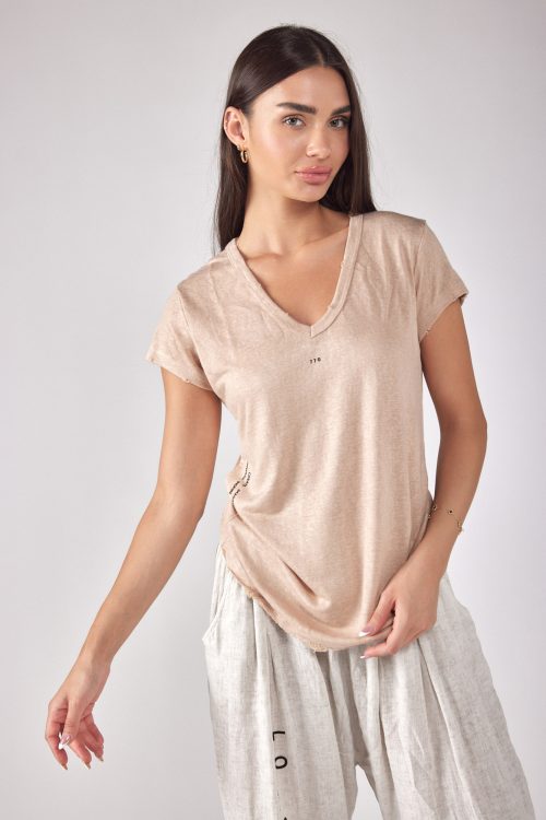 Ripped V-neck T-shirt 770