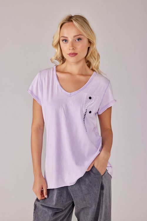 V-neck T-shirt SNEAKERS
