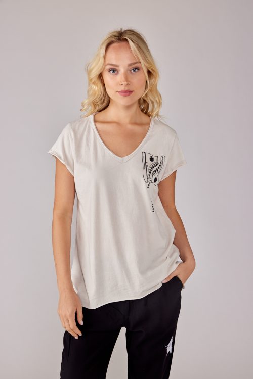 V-neck T-shirt SNEAKERS