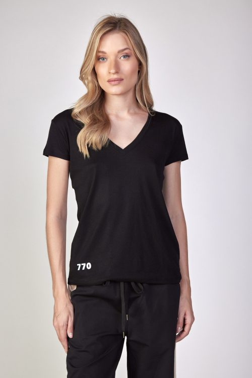 V-neck t-shirt 770