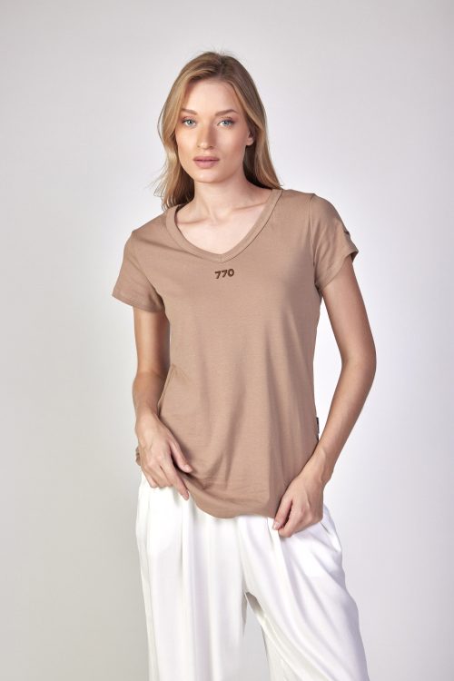 v-neck t-shirt BASIC