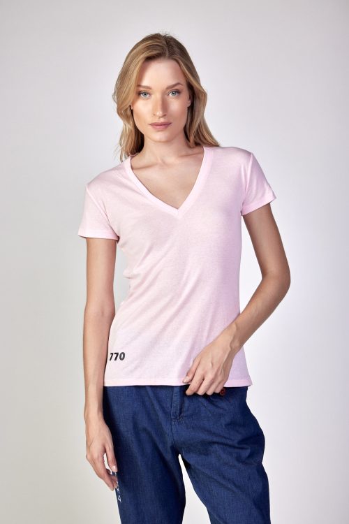 V-neck t-shirt 770