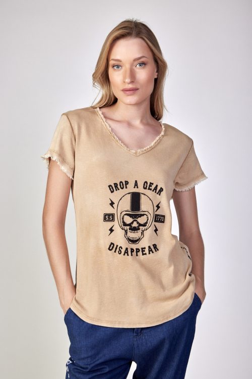 V-neck t-shirt GEAR