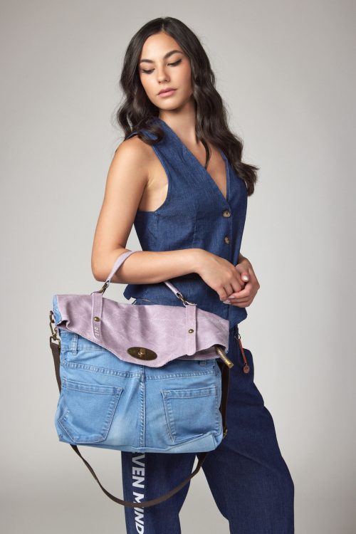 Jeans and leather bag 770