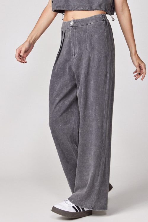 Wash pants in a straight cut IDEAS