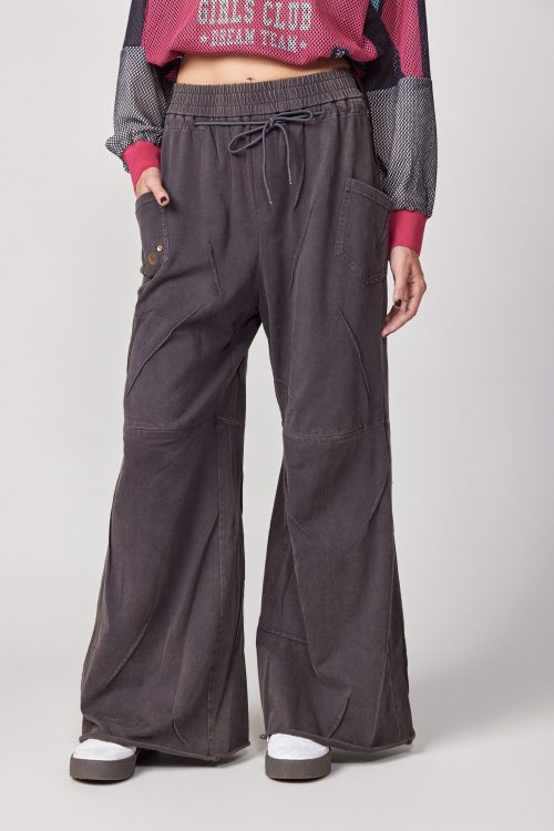 Wide-leg sweatpants with stitching 770