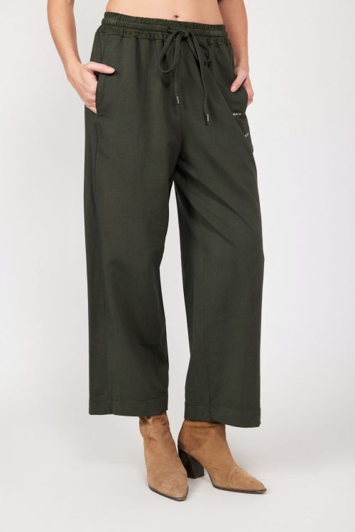 Pants combining thin hoodie fabric and corduroy NY