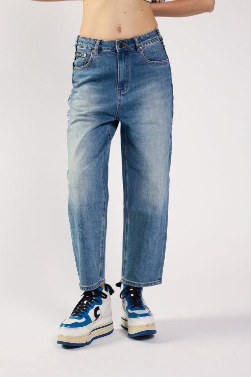 Raw-hem mom jeans with exposed seams SEVEN